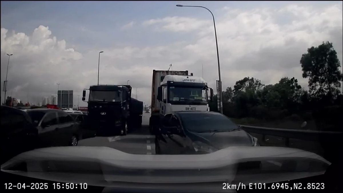 视频|倾斗罗里疑因刹车失灵 冲撞15车 幸无人伤