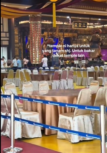 视频|巫裔妻随夫家扫墓引热议 跨宗教温情感动网民