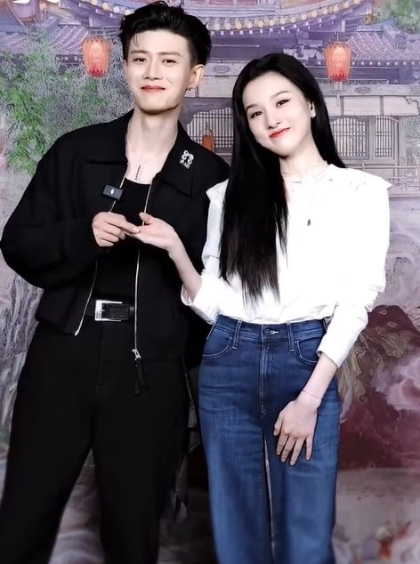 解封后首露面 宋祖儿大方回应大小眼