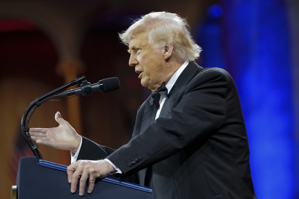 认关税为谈判工具 特朗普:各国都来“拍马屁”求谈  