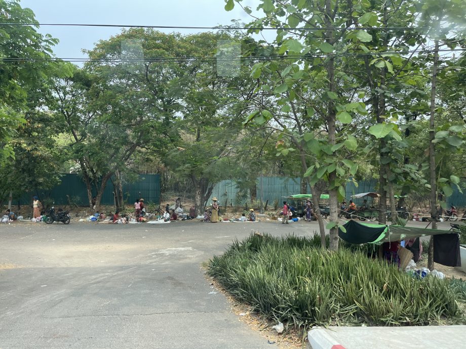 请制图集//缅甸7.7级强震|没有相机的摄影 用手机记录爱与希望