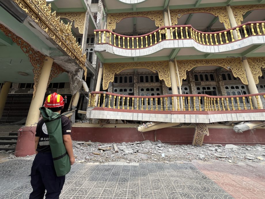 请制图集//缅甸7.7级强震|没有相机的摄影 用手机记录爱与希望