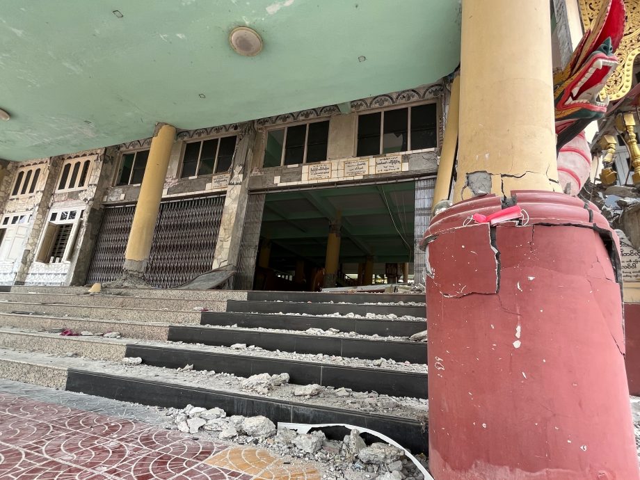 请制图集//缅甸7.7级强震|没有相机的摄影 用手机记录爱与希望