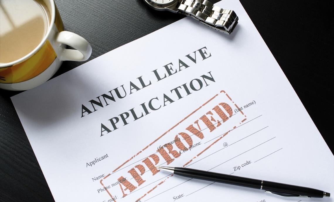 请年假还要交“证据”？ 奇葩公司离谱规定挨轰！