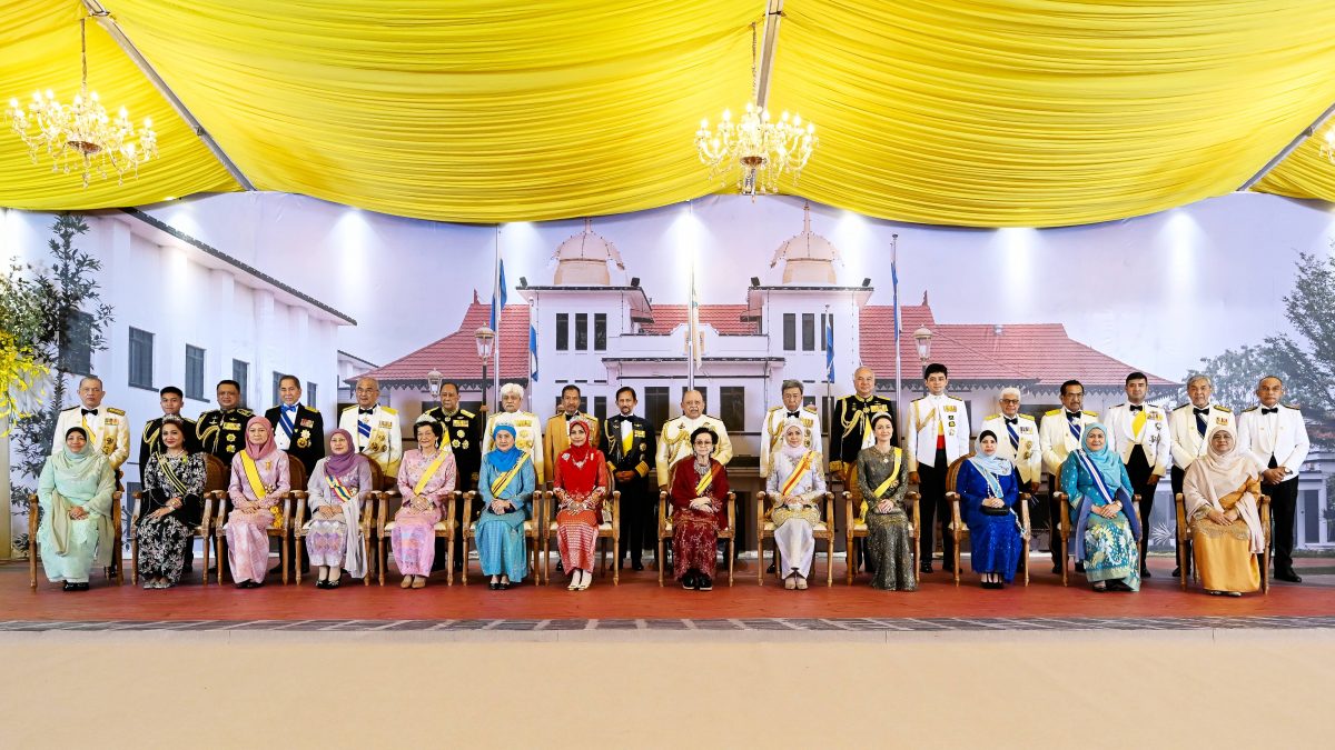 请签发(大北马)配合玻拉惹登基银禧周年庆典,端姑赛希拉鲁丁设御宴款待汶苏丹各州统治者州元首