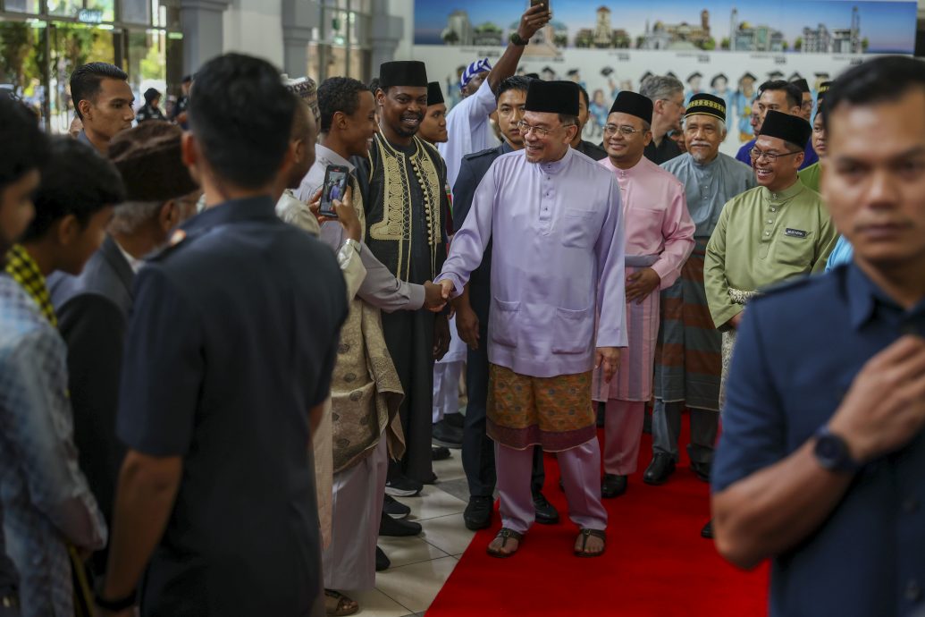 谈登州大臣列“移动受控人士” 安华:“我和所有VIP都是”