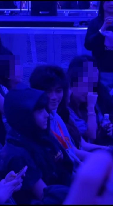 谢霆锋儿子现身观众席 Lucas大方灿笑Quintus害羞