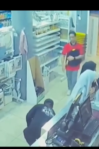 超市图拍女生裙底，48岁男子被捕助查