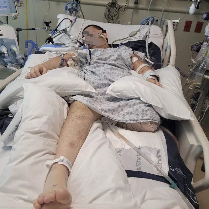 遭警连开9枪美17岁自闭症少年脑死 家人忍痛拔管