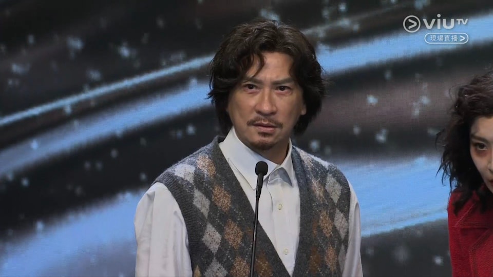 金像奖2025｜张家辉陈法拉重现《赎梦》造型 “喜欢电影都是疯子！”	