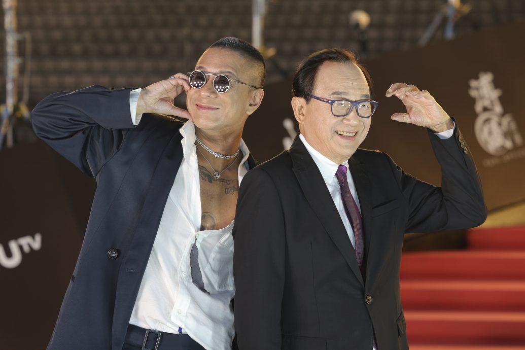 金像奖红毯|梁朝伟夫妻档亮相 朱栢康携许冠文萌比爱心