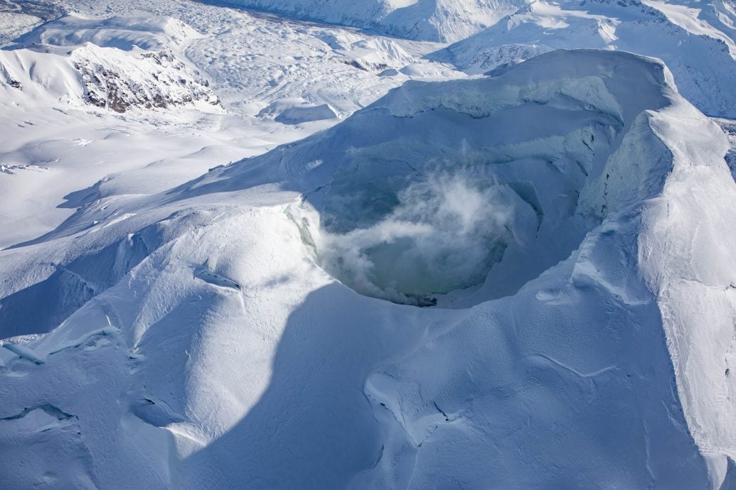 阿拉斯加火山狂震随时喷发　或扰乱国际客货空运