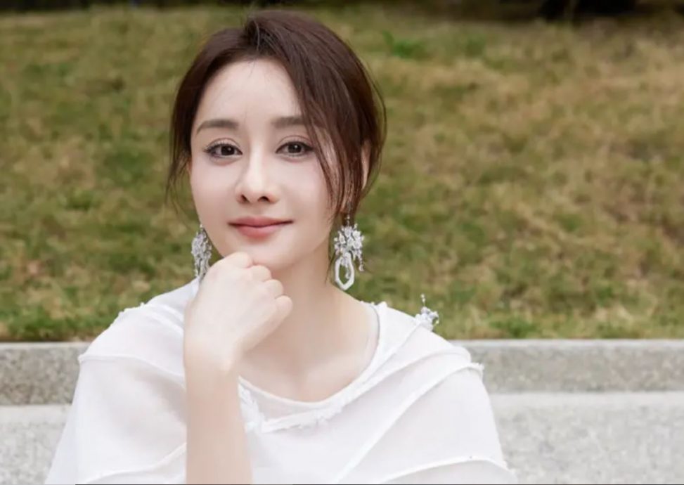 陈德容“演妈是耻辱”片段被翻出 被质疑买水军自夸气得开骂