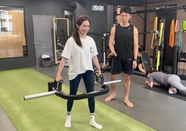 隔14个月更新贴文 萧亚轩曝光复健照