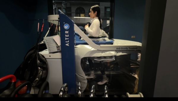 隔14个月更新贴文 萧亚轩曝光复健照