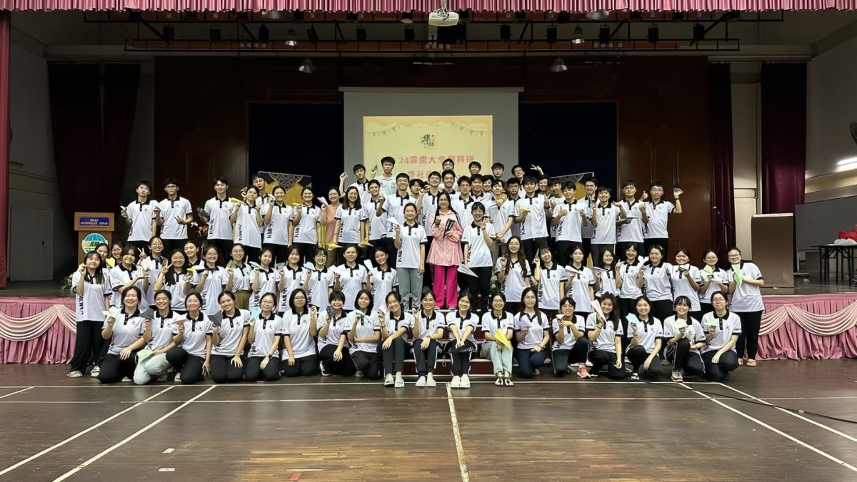 霹：学海学记|校园报道|务边霹雳大学预科班华社 独创《夏韵》MV记录回忆