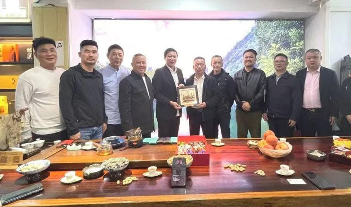 马来西亚福建总商会总会长一行走访武夷山市泉州商会,共谋东盟市场合作发展