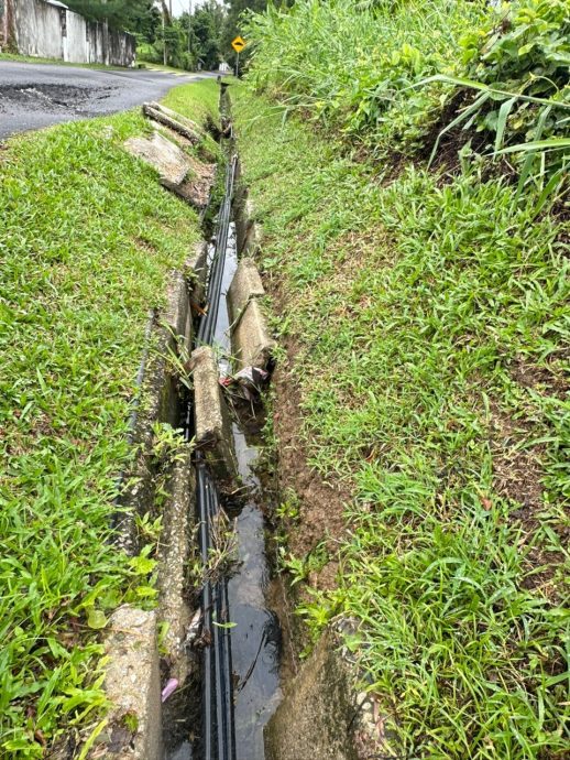（古城第六版主文）德瓦迪森花园部分路面下陷 邓永森将反映市议会修复