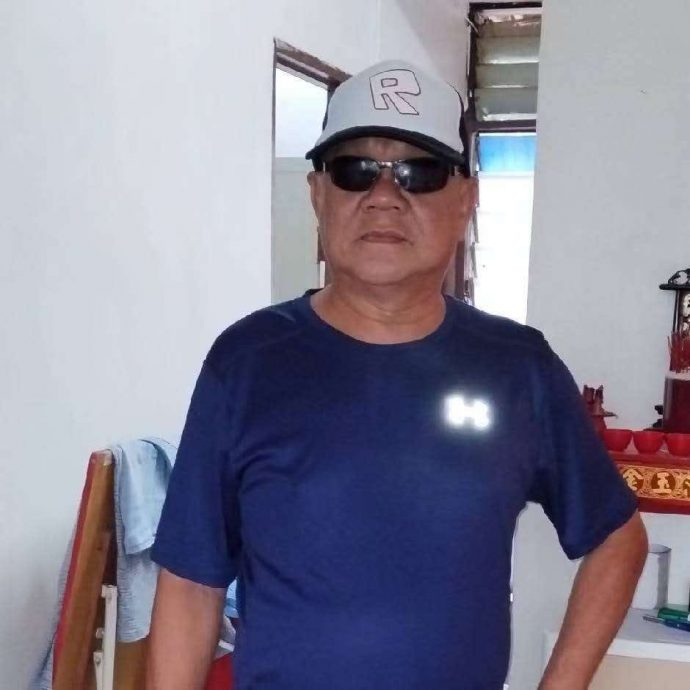华裔男子疑被熟人桶死事件。儿子:父亲是好好先生。