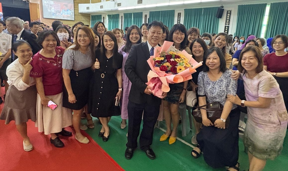 (大北馬)盡力奉獻教育事業34載 鍾靈中學校長藍年豐光榮退休