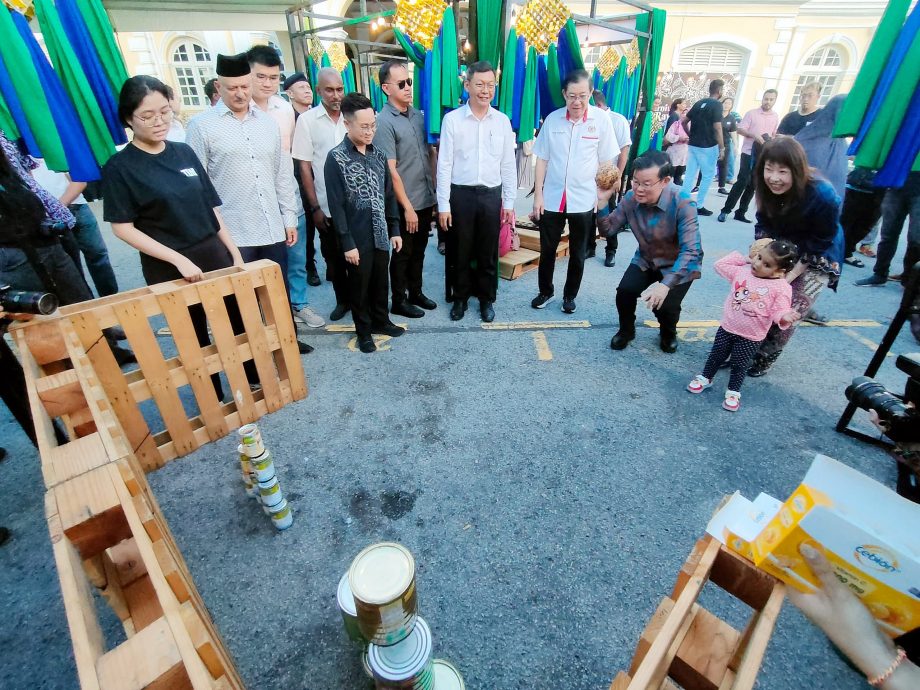 (大北馬)開齋節嘉年華 首長副財長樂玩跳飛機
