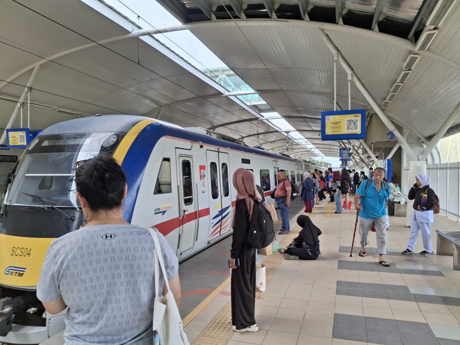 （大北马）绿量∕弃车转搭电车通勤，省钱也为绿色环境献力