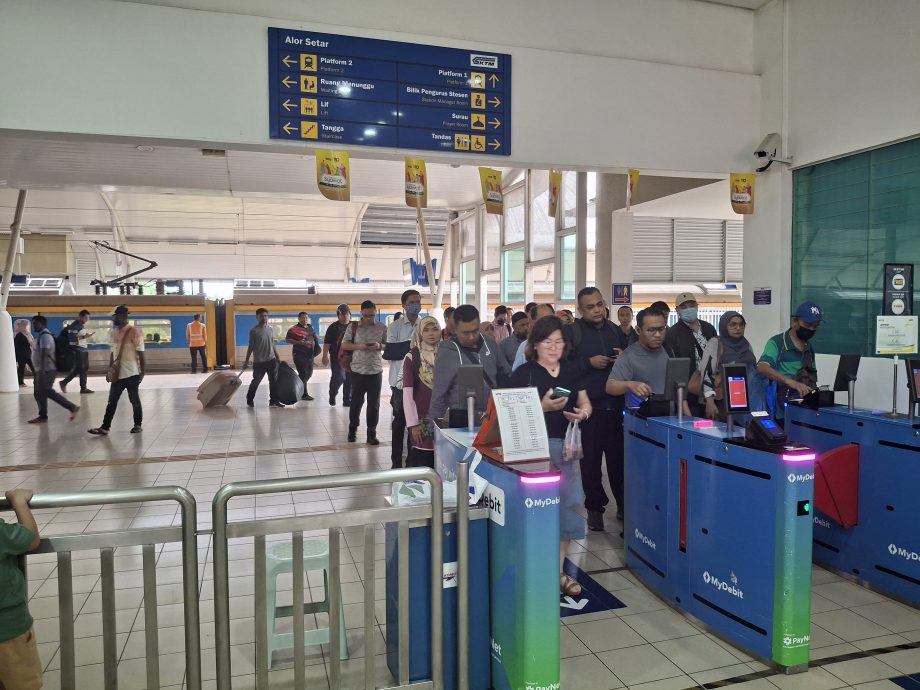 （大北马）绿量∕弃车转搭电车通勤，省钱也为绿色环境献力