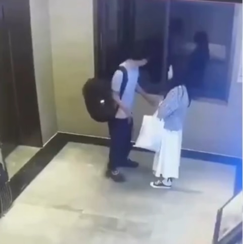 （有视频）情侣吵架 男情绪失控撞碎酒店玻璃后跑走