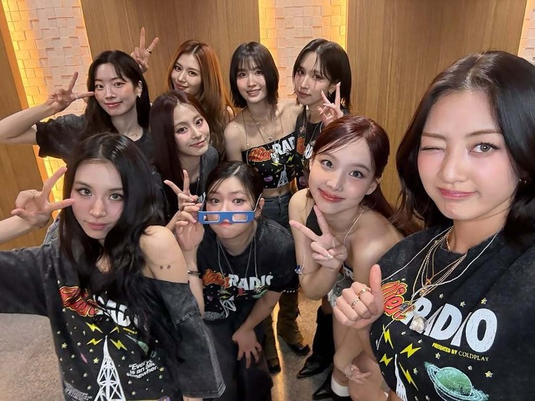 GD晒照独标Sana 网民:不会是Lovegram吧?