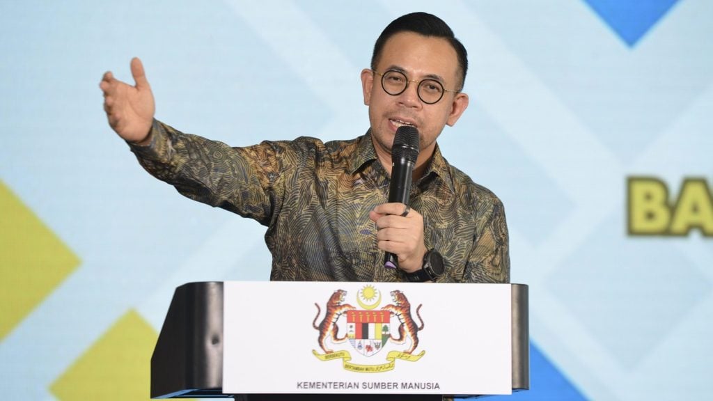 人力资源部部长沈志强与部门全体同仁 恭贺2025年劳动节快乐