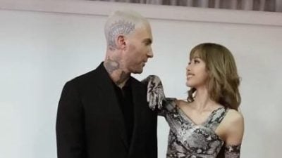 与Maroon 5合唱花絮曝光 Lisa一对望即爆笑