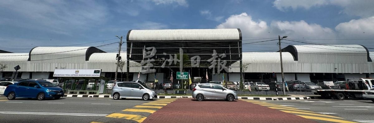 (大北马)近90%小贩已迁返重建后的诗不朗再也巴刹营业。
