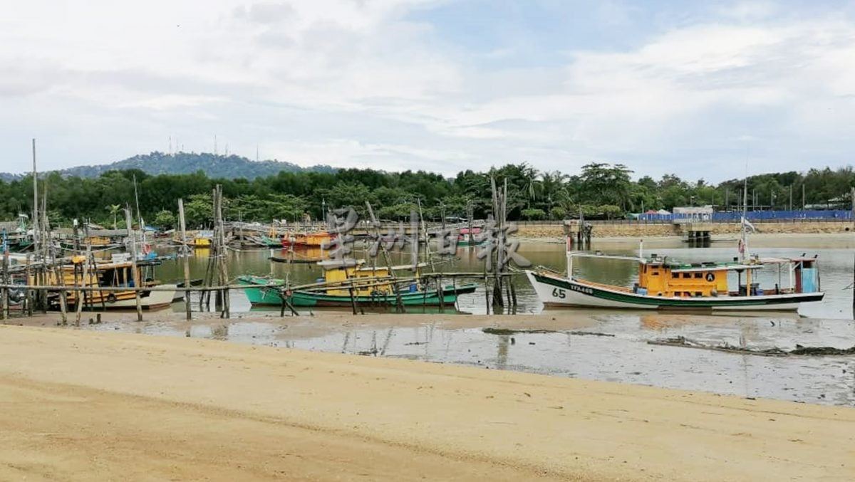 星角摄/走!到渔村吃现炸海鲜