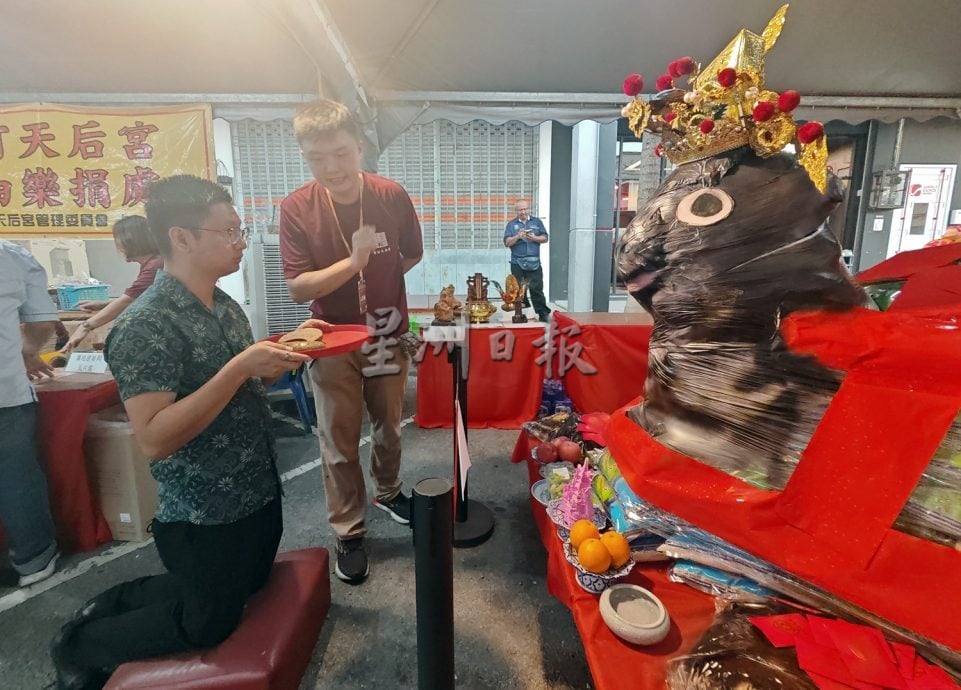 请签发(大北马)“吉打妈祖文化节之大爱行”首设“百斤米龟王”和“贵人马”。