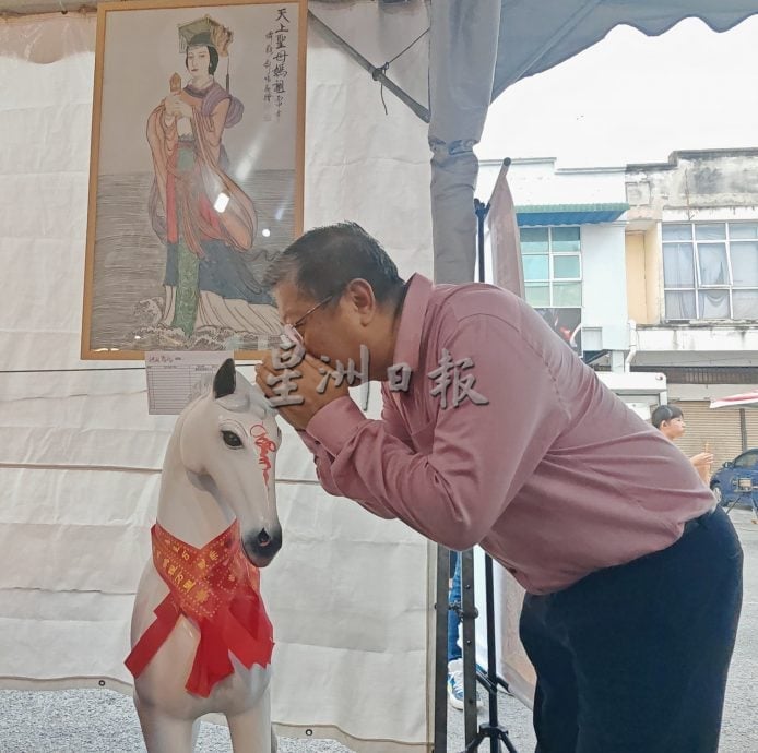 请签发(大北马)“吉打妈祖文化节之大爱行”首设“百斤米龟王”和“贵人马”。