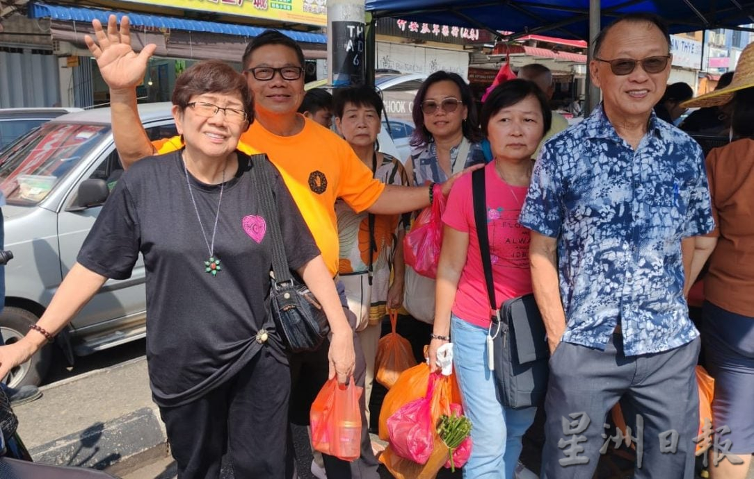 东:榴梿果王“撑起”了地方上经济活动