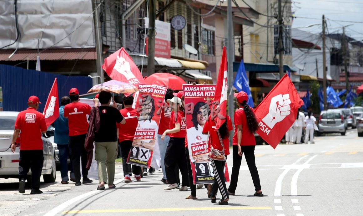 星角摄/亚亦君令旗海飘扬