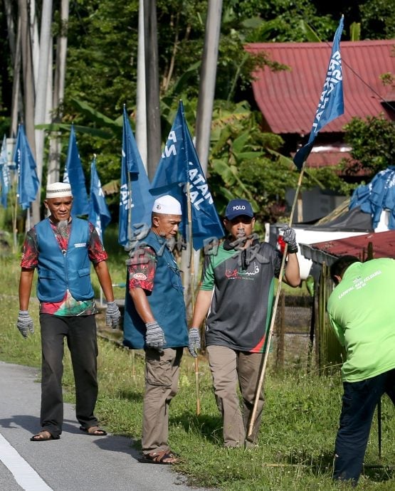 星角摄/亚亦君令旗海飘扬