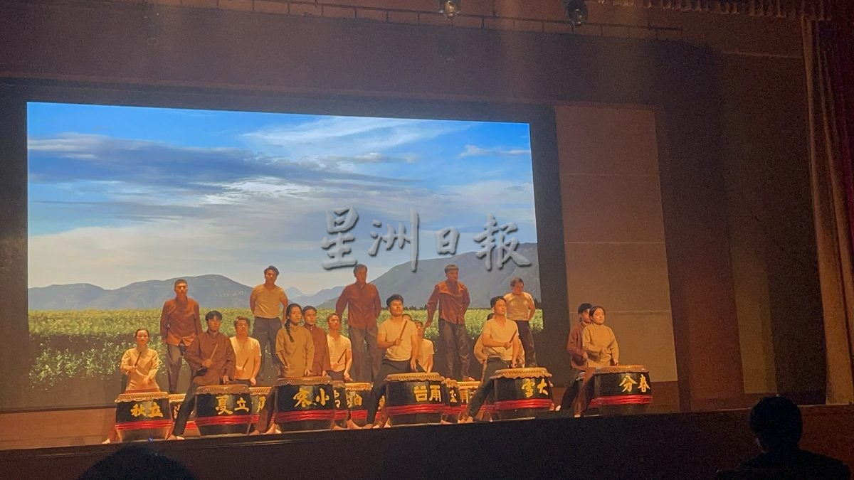 **已签发**柔：工大廿四节铃鼓队第三届公演  《光之旅》融五行元素敲觉醒之鼓