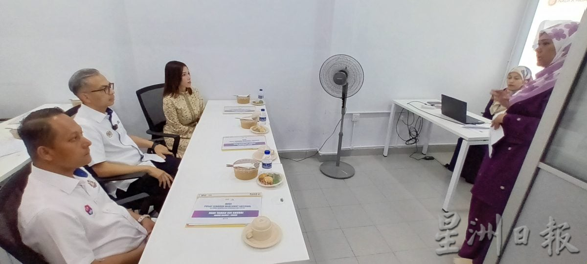 **即时国内*国：国旗插图失误| 对《星洲》后续行动  法米：交副检察司定夺