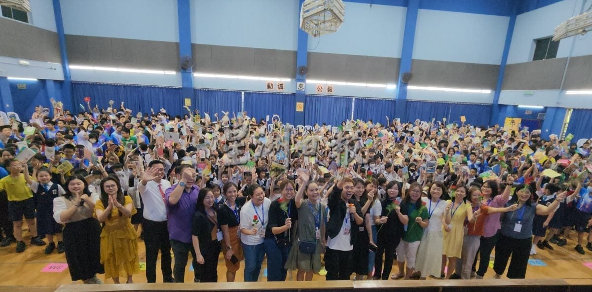 (大北马)由爱心家长组成的明新故事团温馨启航 每周五为孩子播下阅读种子