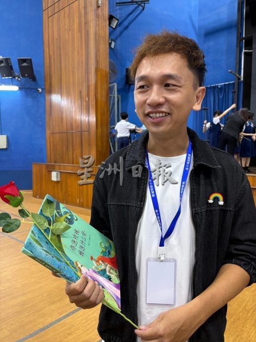 (大北马)由爱心家长组成的明新故事团温馨启航 每周五为孩子播下阅读种子