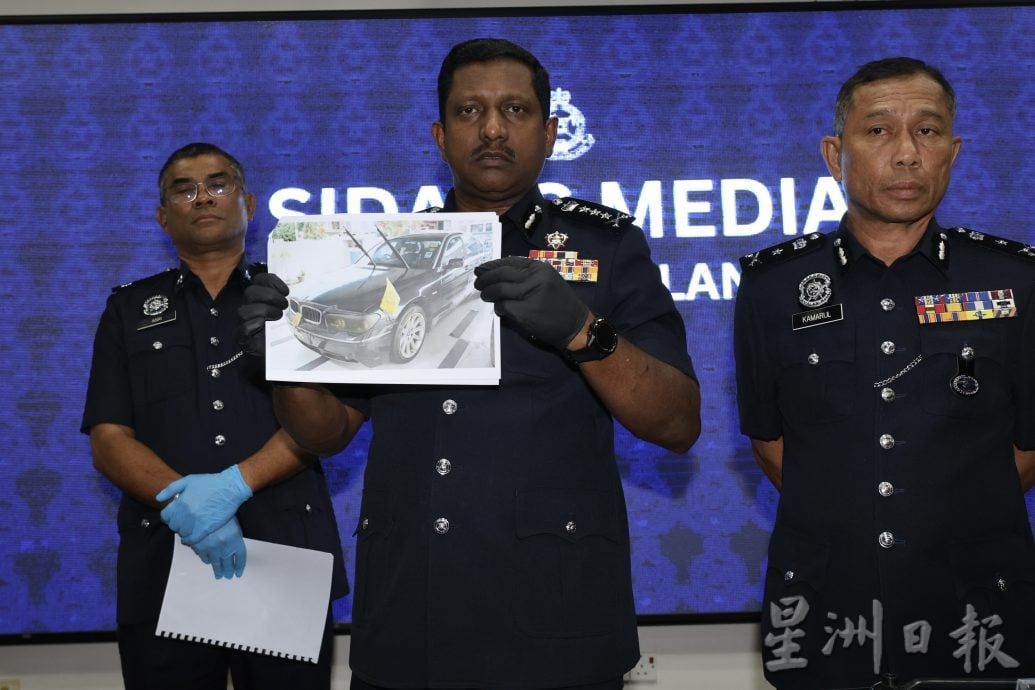 退休男非法收藏枪械被捕