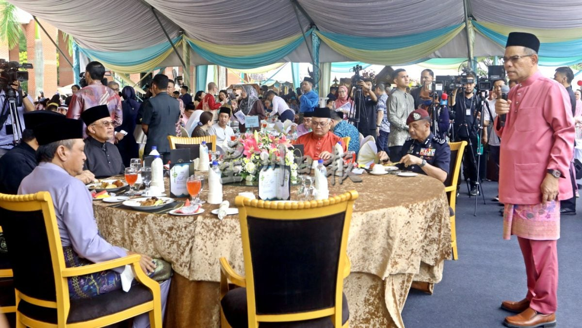 即时国内∕赛夫丁:待敲定细节 才宣布马中免签90天何时生效