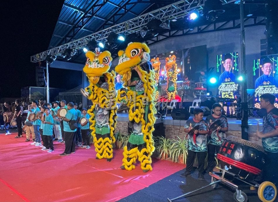 NS芙蓉:加拉魯丁舉辦開齋節開放門戶,有馬來鼓表演,也準備了舞獅及印度鼓