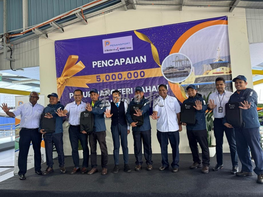 (大北马)槟城新渡轮今日达成载客量500万人次的目标。