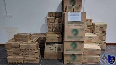 水警打击走私  起值逾5.7万化妆品