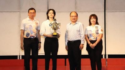 沙崇正民谣艺术歌赛 江心铱独唱总冠军