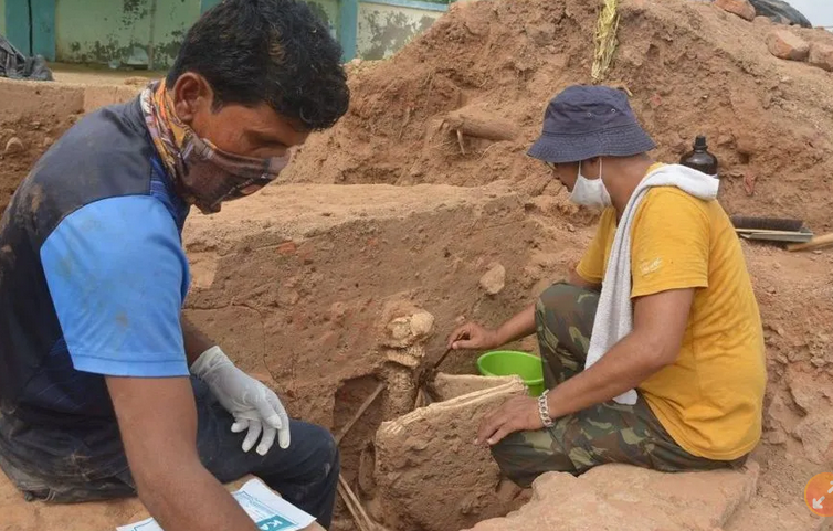 1000年前盘坐人骨出土　博物馆无法收藏原因好荒谬