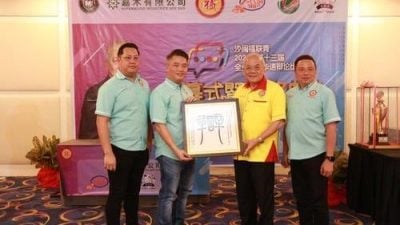 吴添泉：大学毕业当送餐员 就业 教育 脱节严重